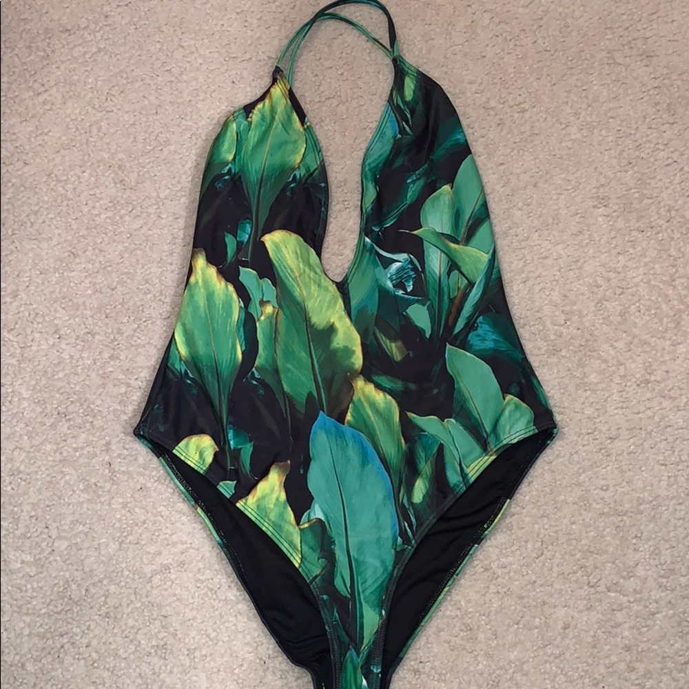 Warn once leaf one piece!